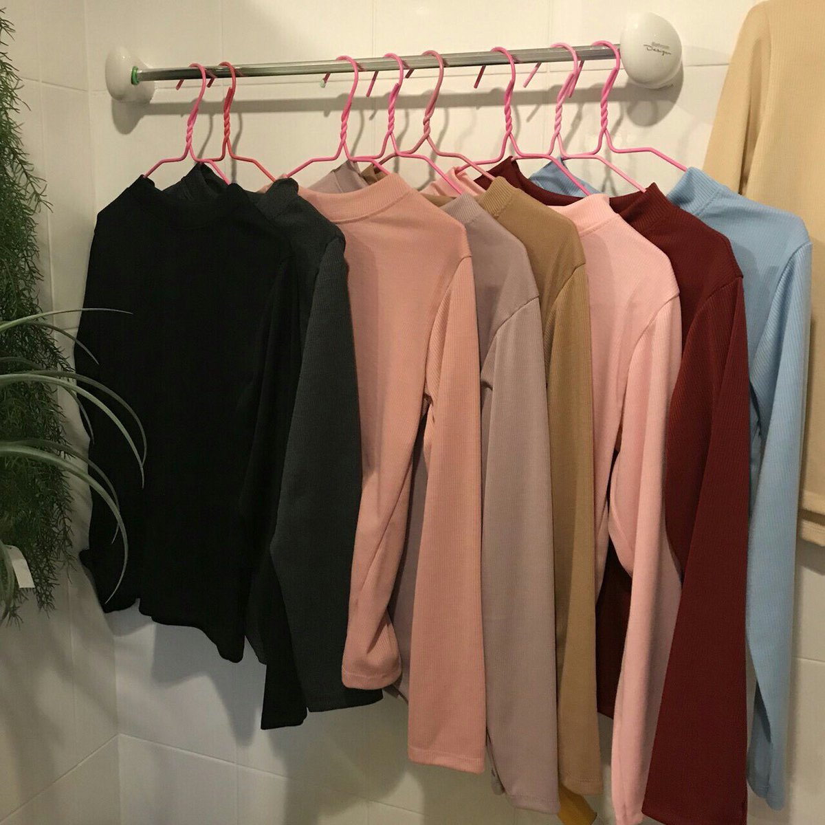 MADEHONEY6's tweet image. 🔴BEST SELLER🔴
⚡️คอเต่าแขนยาว⚡️
✔️ราคา 150 บาท
✅เนื้อผ้าคอตตอน 100%
✅พร้อมส่งทุกสี
✅อก : 36-40
✅ยาว : 21 
___________________________________
#เสื้อคอเต่าไหมพรม #เสื้อคอเต่าแขนยาว #เสื้อคอเต่า #เสื้อสีพื้น #เสื้อผ้าวัยรุ่น #เสื้อผ้าสวยๆ #เสื้อผ้าแฟชั่นสวยๆ