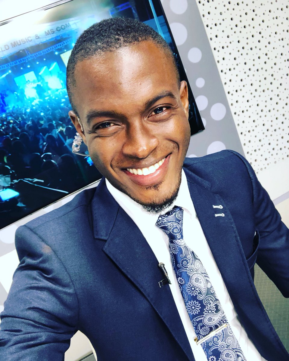 Daraba224's tweet photo. Merci à Dieu. Bonne semaine à toutes et tous! #JawardsGuinée #ForumJModèles #BlueWeekGn https://t.co/sIVlRWfjXV