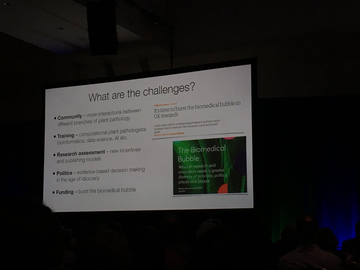 cutebyul81's tweet photo. Sophien @KamounLab talked about the challenges for plant pathologist. I totally agree with him☺️#ICPP2018 #PlantHealth #firstplenarysession https://t.co/jpR9dvbKNc