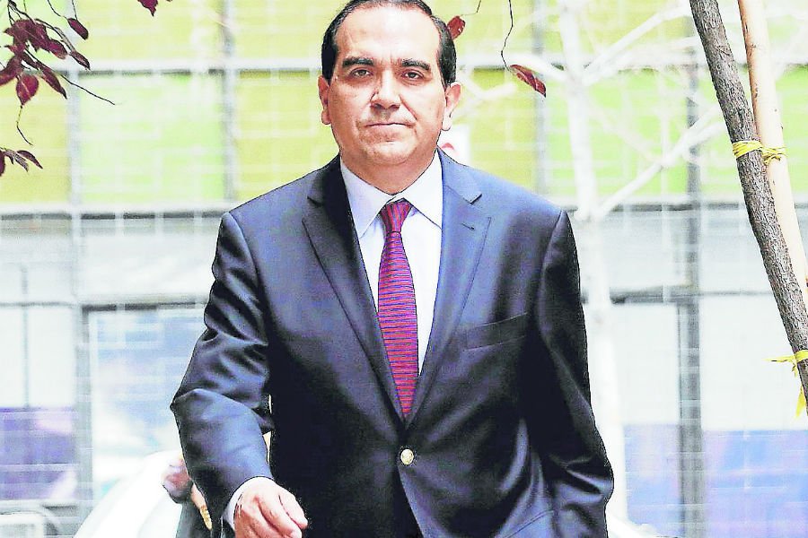 Primeros resultados dan a Carlos Maldonado como nuevo presidente del Partido Radical lt.cl/33qQ30lbquo