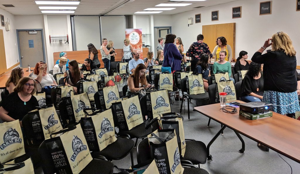 .<a href="/FarmBoy/">Farm Boy</a> really outdid themselves on the goodie bags for <a href="/HamFempreneurs/">Hamilton Fempreneurs</a>  today! #HamOnt