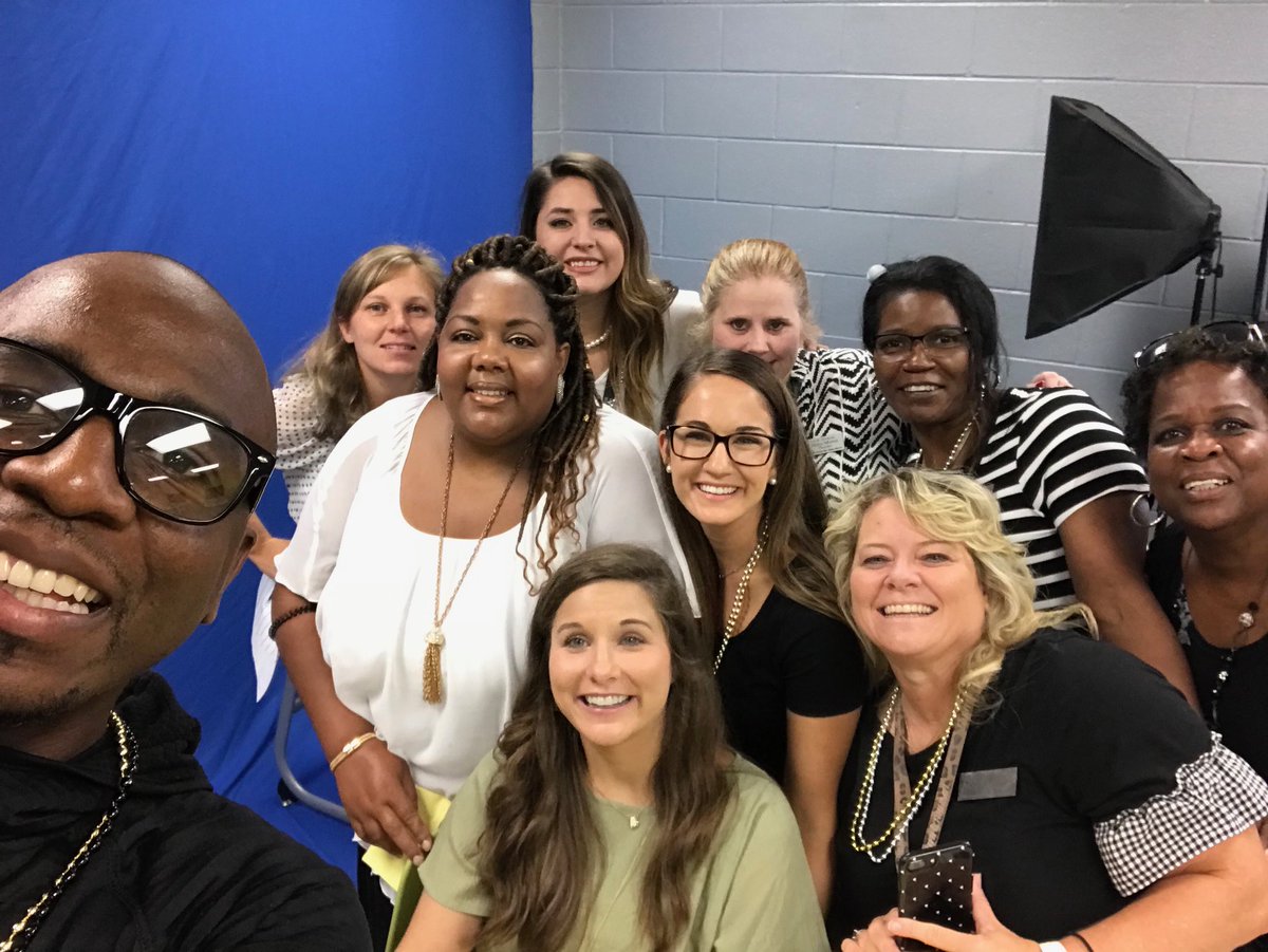 Collaboration! #scavengerhunt <a href="/ThreadgillMCPSS/">Chresal Threadgill</a> <a href="/DicksonTigers/">E.R. Dickson Tigers</a>