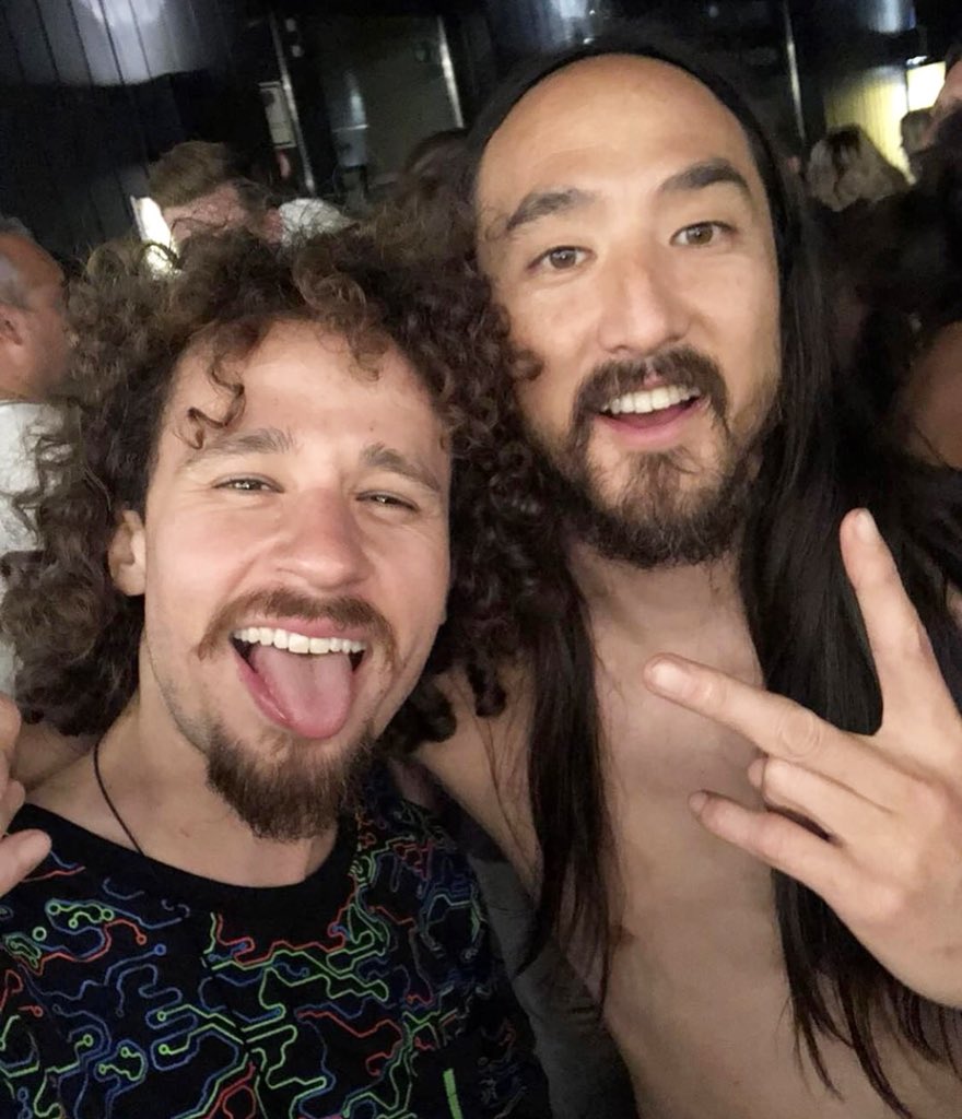 steveaoki's tweet photo. We so wavy @LuisitoComunica https://t.co/CrMyGIsvDp