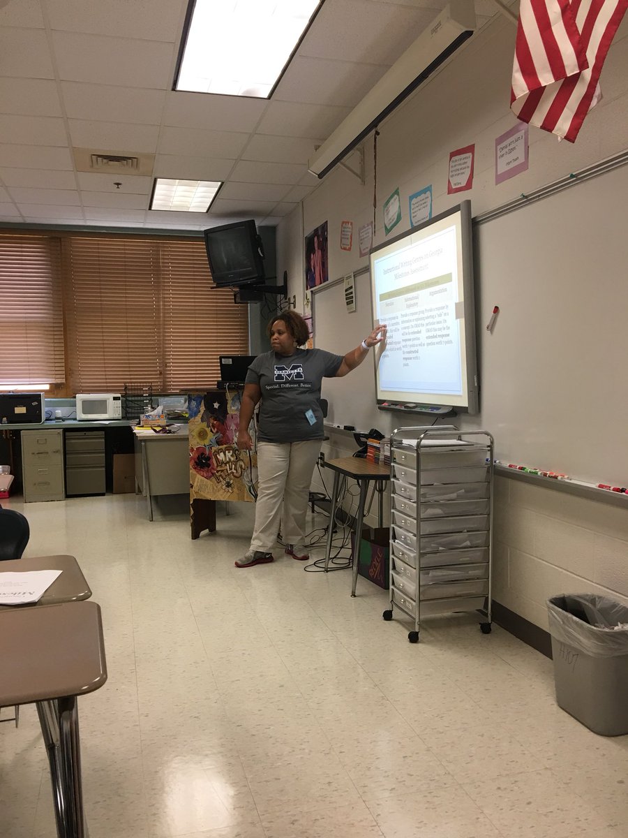 6_ofTransform's tweet photo. Learning the important types of writing and how to implement in my classroom. Great instructor.. #MCSPL18 https://t.co/SGmqvMRXPU