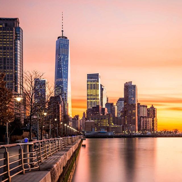 legatumplanet's tweet photo. legatumplanet

Beautiful Lower Manhattan sunset with the One World Trade Center rising. 
One World Trade Center has been crowned the tallest building in the Americas, standing at a symbolic (and now official) 1,776 feet. The Council on Tall Buildings and Urban Habitat, an inter https://t.co/ASQC4vkuo2