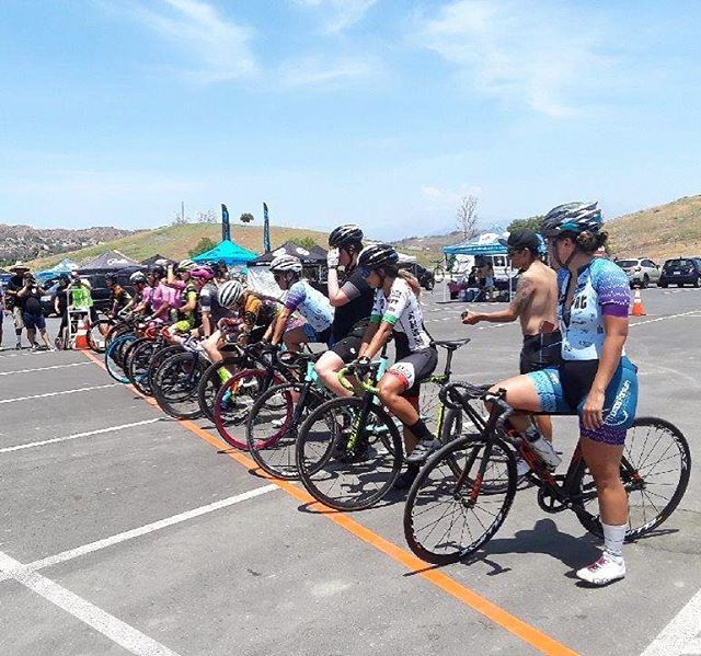 SheWolfATeam's tweet photo. SoCal Fixed Series Finale was🔥It was Ana’s first race back after taking time off from an injury. And Lynn placed in the top ten at the race and top ten for the overall series standings. 📷 @dianasjol 🐺💪#shewolfattackteam #SWATpbTFBA #socalfixedseries … https://t.co/mlhK22ekp2 https://t.co/hdhzF4y4bp