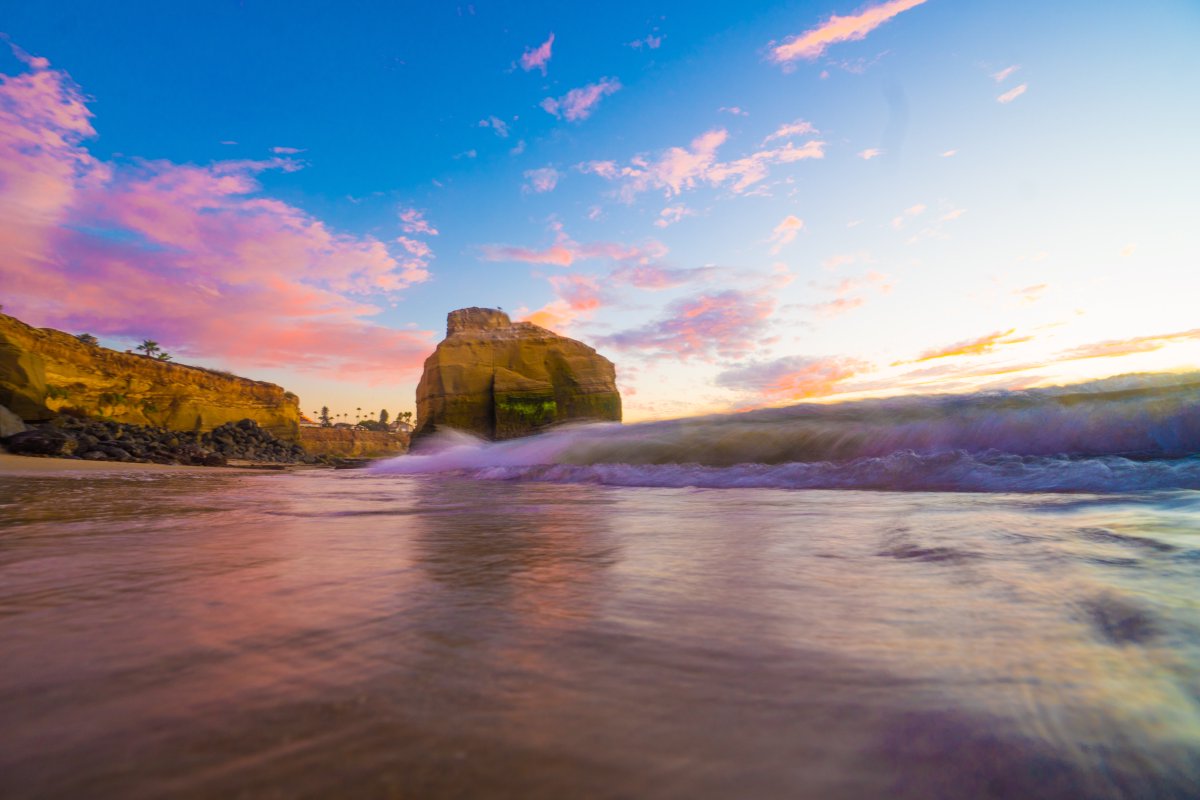The ocean always gives me a sense of wonder. || TaviTequila.com