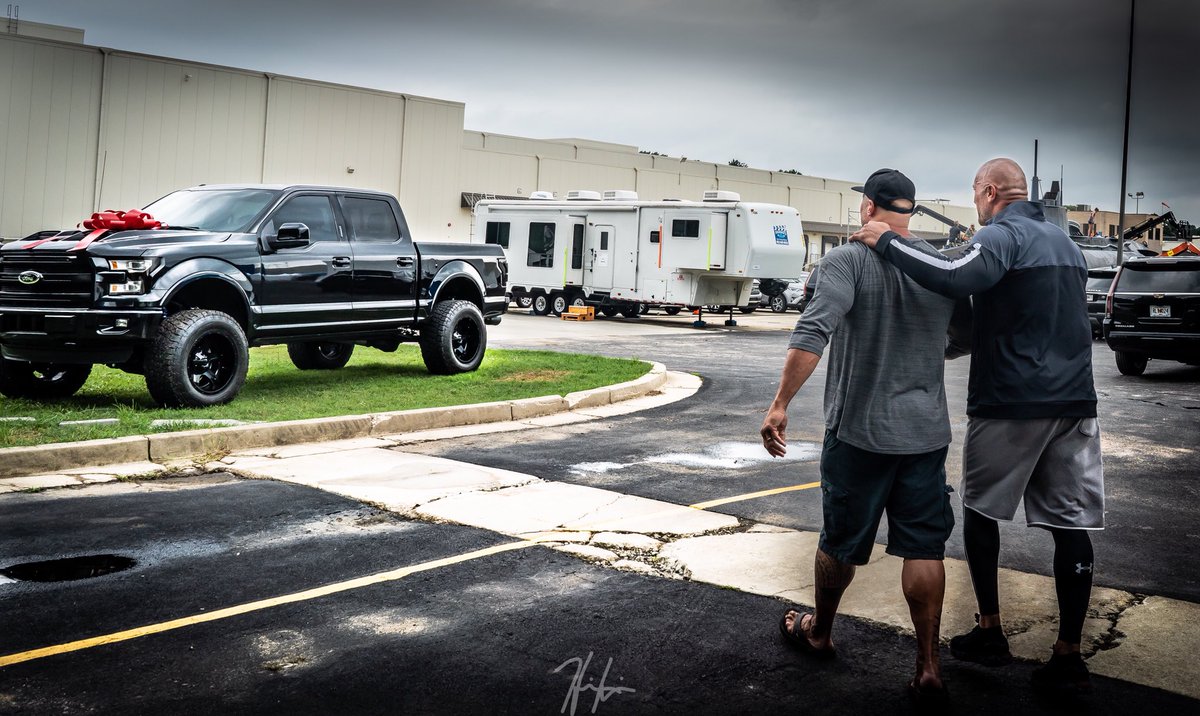 Tanoai1's tweet image. Some awesome photos that brother @hhgarcia41 took of this amazing and beautiful surprise. Thank you for capturing this 🙏🏽 #blessedbeyondbelief