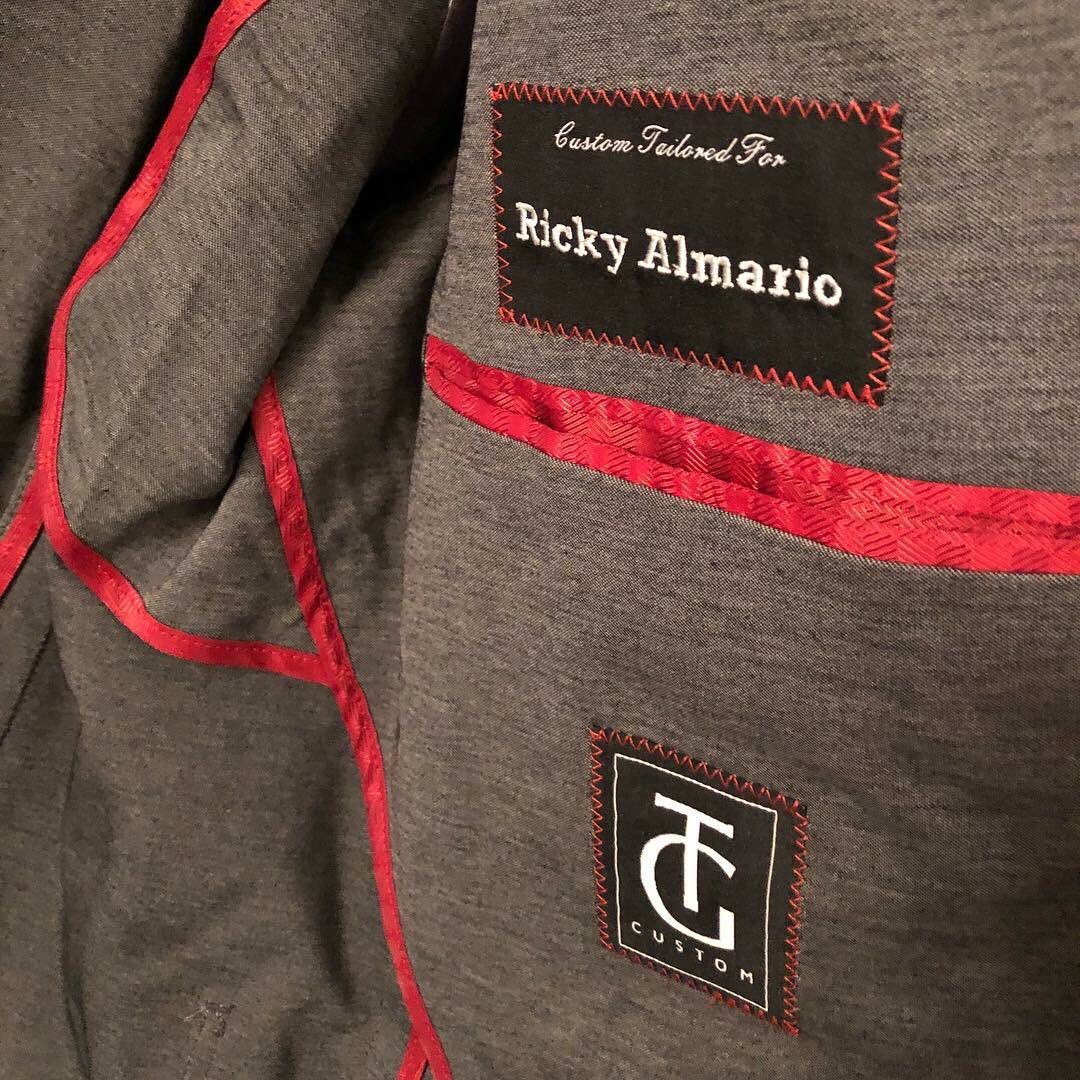 DormeuilUSA's tweet image. #deconstructed #TGCustom #sportcoat to start out this #motivationmonday ...Make a decision to feel good about who you are and how you look.
.
.
.
#makingclothingpersonal #whatsinyourcloset #rva #virginia #boston #newyork #newhaven #columbus #florida #tampa #orlando @USClothier