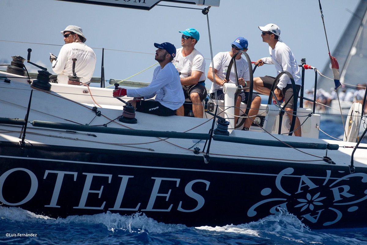 MacaSailingTeam's tweet photo. Gracias a nuestros patrocinadores: @adrianhoteles / @canarias_es / @TurismoLaGomera / #GrupoAmil / @PuertosCanarios para traernos hasta la @CopaReyMAPFRE, primer día de regsatas luchando por el Top10, os dejamos alguna foto. https://t.co/WjIsTbfOZ1