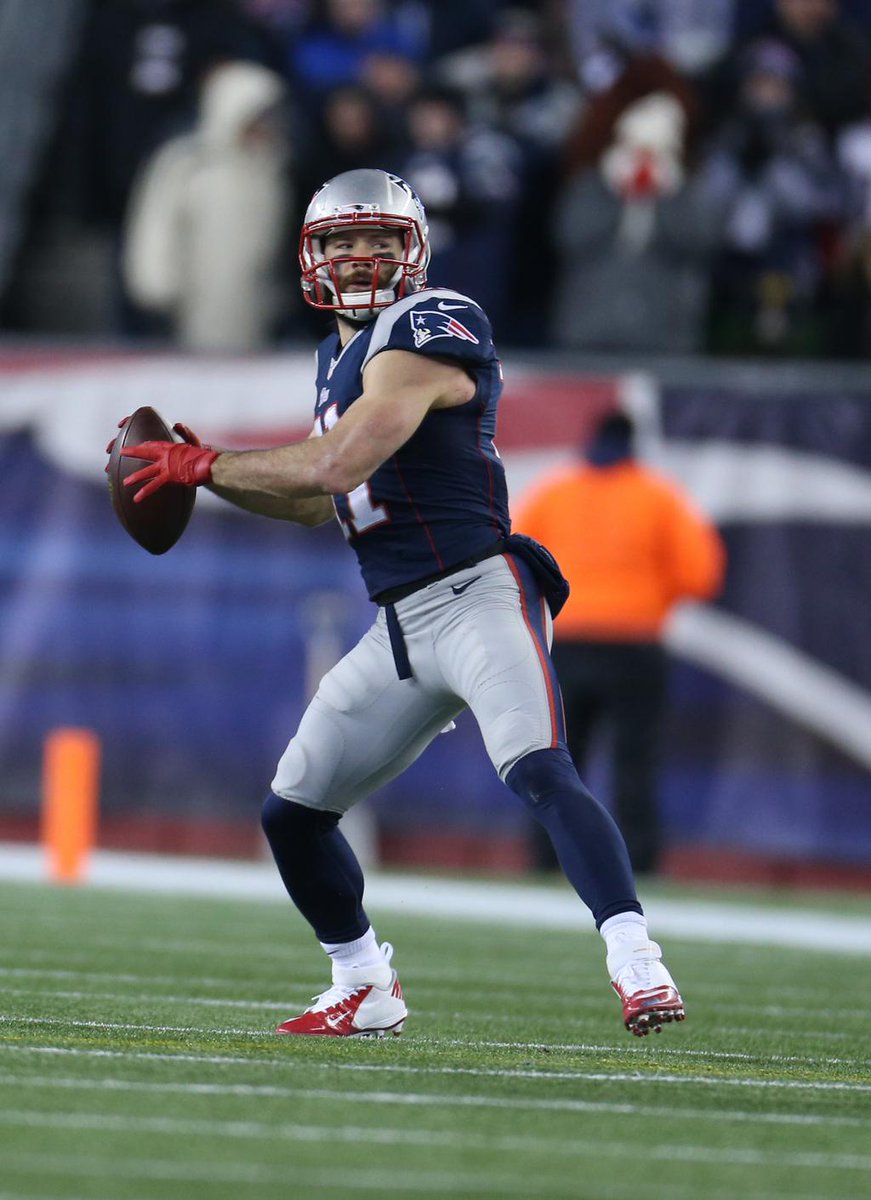 pats_junkie's tweet photo. @NFL Have to correct #Brady is THE BEST IN FOOTBALL HISTORY. Then No. 2 in the division following... #PatriotsNation #OnTo2018 https://t.co/fT7iJIbPZ6