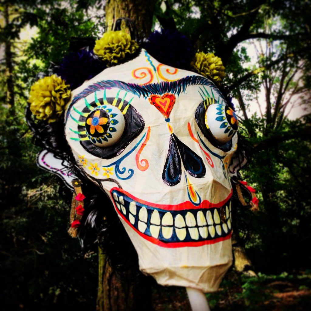 channelfur's tweet photo. Big puppet now has her earrings in and is raring to get to @SIRFCarnival next Saturday! Fun starts at noon :). @SIRF_Stockton #carnivalart #ArtistOnTwitter #SIRF18 #carnival #carnivalart #artist https://t.co/1Gdlb5Mvof