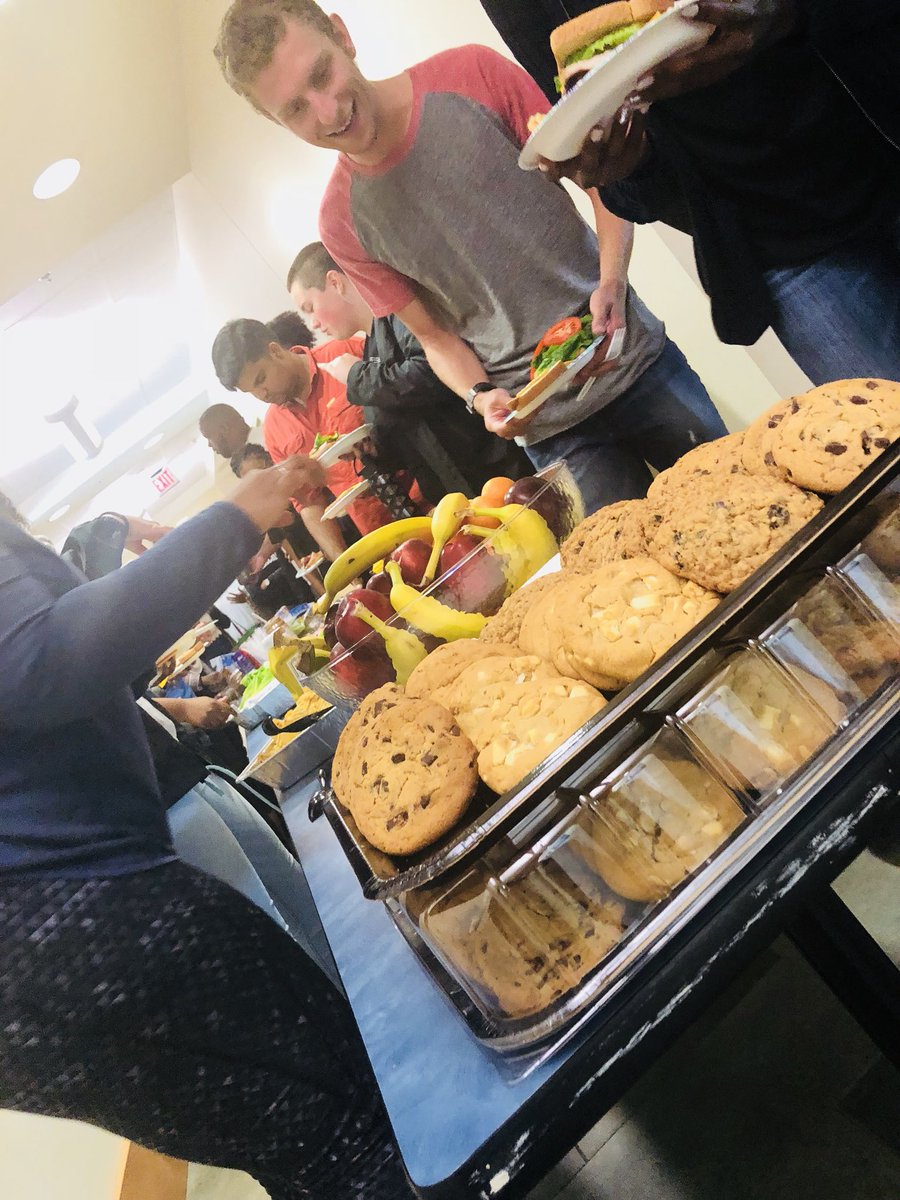 DM_UrFuturePrez's tweet image. BCDs and Sandwich to Cookie Bars!!! The RA Training Train is moving on along! Family lunch time at #RATraining #TrainingTrain 🚂 #UNCGHRL #WelcomeBack #RATraining #WhatTimeIsIt #TrainingTime #HeyEverybody #HeyWhat #BuildingOurLegoCy @uncg @uncgspartans @uncg_sa