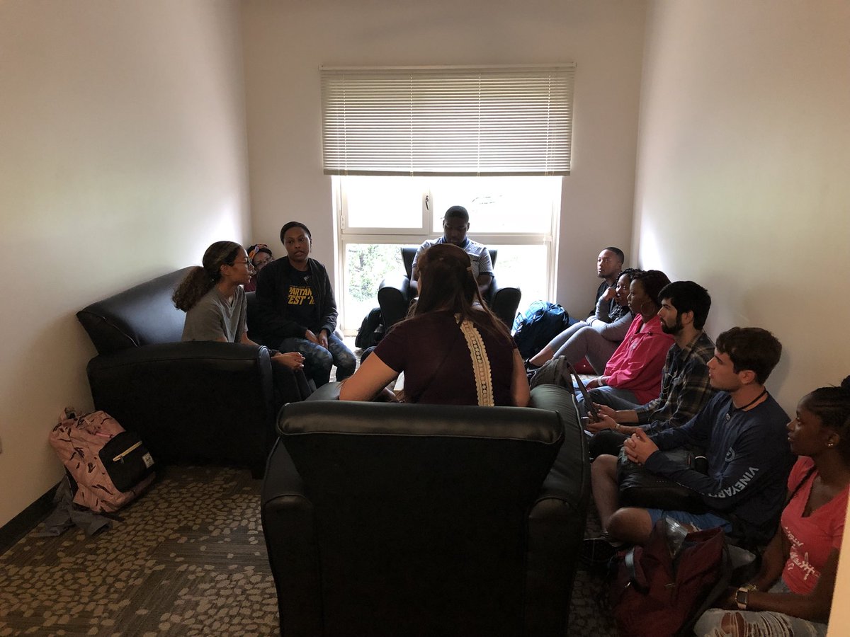 DM_UrFuturePrez's tweet image. BCDs and Sandwich to Cookie Bars!!! The RA Training Train is moving on along! Family lunch time at #RATraining #TrainingTrain 🚂 #UNCGHRL #WelcomeBack #RATraining #WhatTimeIsIt #TrainingTime #HeyEverybody #HeyWhat #BuildingOurLegoCy @uncg @uncgspartans @uncg_sa