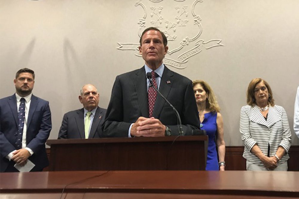 SenBlumenthal's tweet photo. To have a fair day in court, families of 9/11 victims need access to evidence. I'm introducing a Senate resolution demanding the govt declassify &amp; release documents from the 9/11 investigation. This effort is about justice, US national interests &amp; the American people. https://t.co/6sdZIqxr1T
