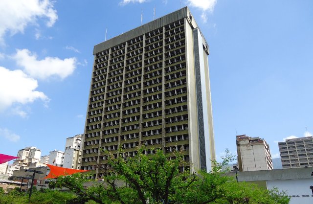 mineducacion_ve's tweet photo. 📢 Simulacro de sismo y evacuación se llevará a cabo próximamente en la torre del @MPPEDUCACION. (Leer+) 👉 https://t.co/Q2na3U57Bi @NicolasMaduro @JauaMiranda #ANC1AñoDeVictoriaPopular https://t.co/2kCMOqEJam