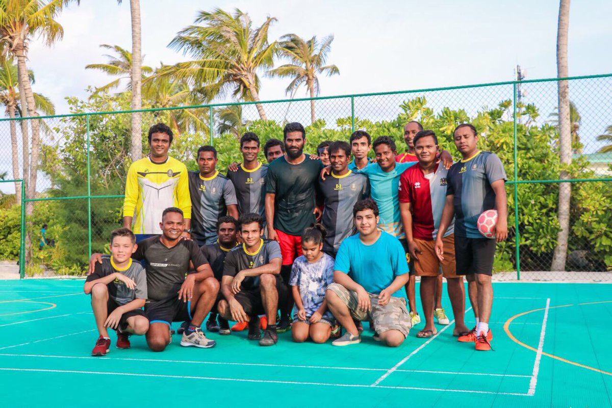 Everyday is a good day for football. Had a great time playing with the staff and guests of @fushifaru.
.
#fushifarumaldives #feelingfantastic #fushifaru #ilovefushifaru #visitmaldives #maldives