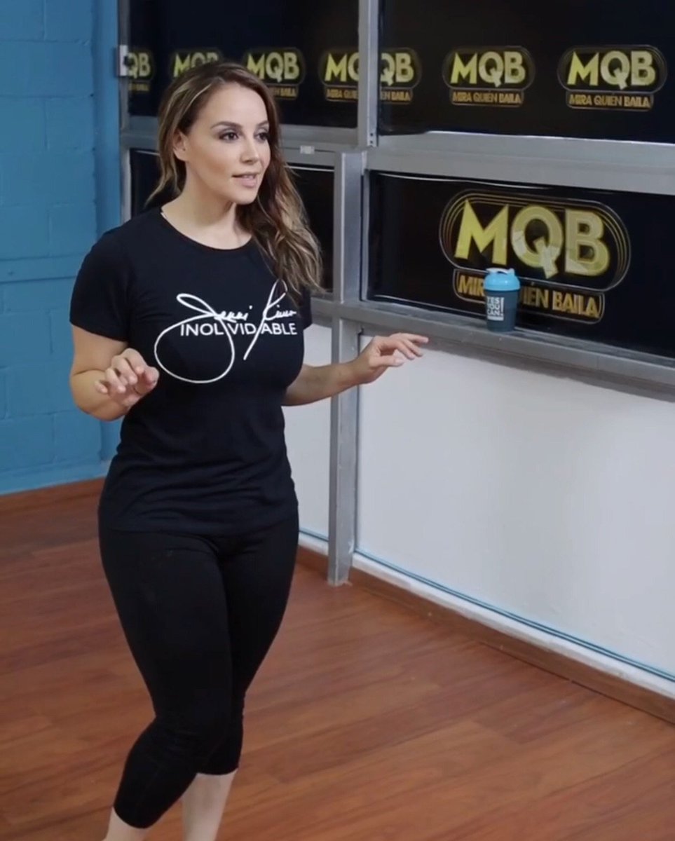 SoyRosieRivera's tweet photo. Today Get Out There And Move. It doesn’t matter what you do just make sure to get your movement in. I get mine in along with my @yesyoucan protein shake. :) #yycpartner https://t.co/L9wvx40V91