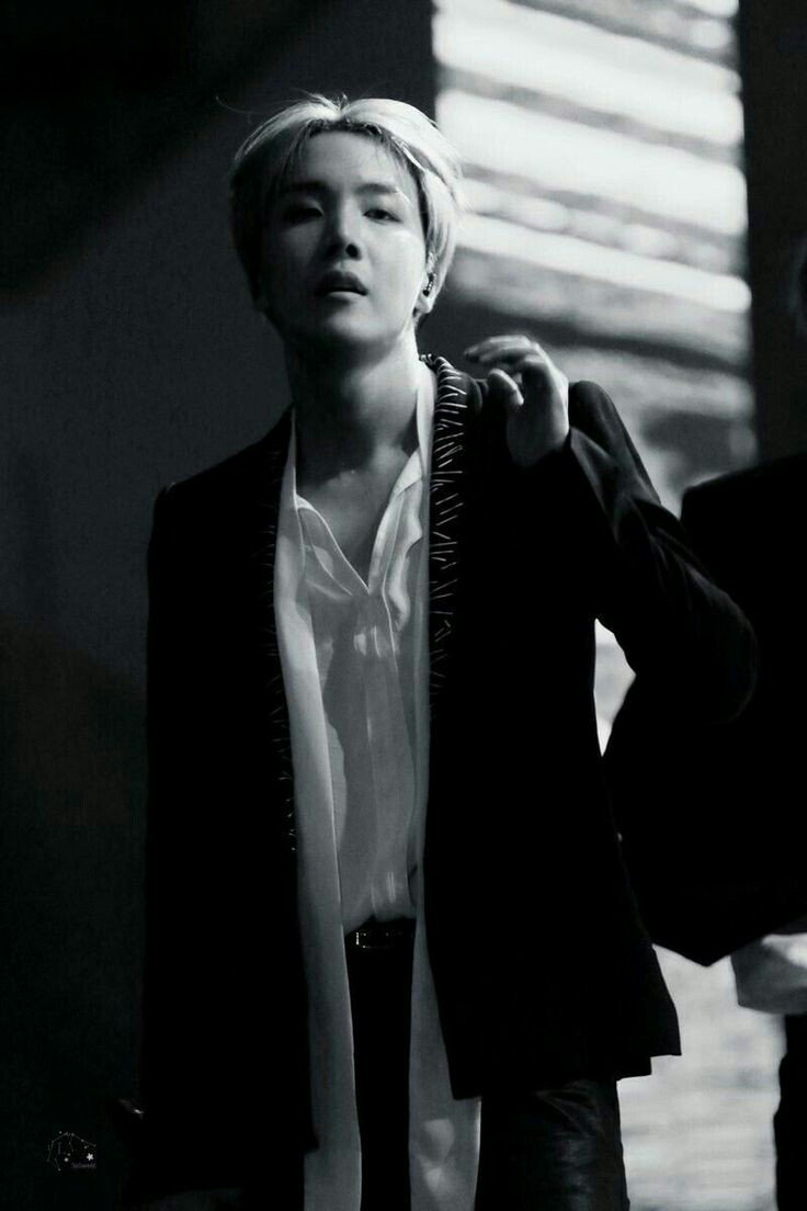 Pics_Bts_twt's tweet photo. #JHOPE https://t.co/MzulVxGGNq