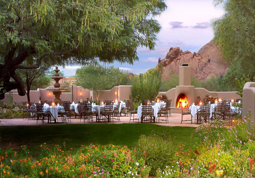 ModPortfolio's tweet image. 10 Best Patios in Phoenix and Scottsdale. From trickling fountains and twinkle lights to beautiful flowers and roaring fires, these beautiful restaurant patios are the perfect spaces to unwind and dine out under the stars. Find more about it here: modernluxury.com/scottsdale/bes…