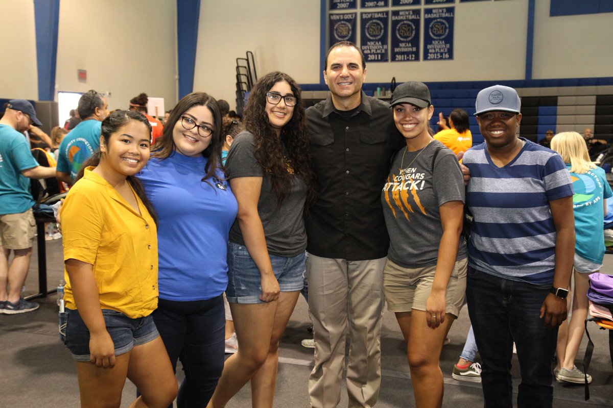 MCSOAZ's tweet image. 15,000 #backpacks filled with notebooks, crayons, rulers, scissors, erasers, and pencils were donated to students in k-8th grades. It was an honor to be a part of the @CFRF1 #Tools4School event. #BacktoSchool 📚