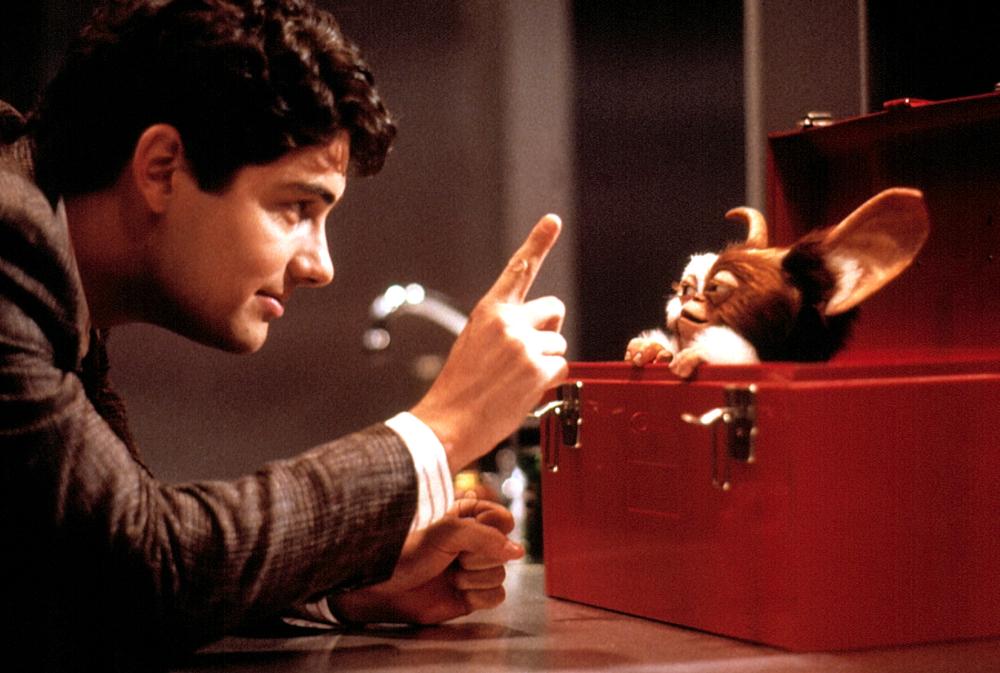 Gizmo: "Dad, which Gremlins movie do you like better...One or Two?"

Me: "Watch my finger for the answer, OK?"

Gizmo: "Neat!"

RT this if you agree!

#MogwaiMonday #Gizmo #80s #gremlins ...3 ? #sequel #reboot #whatev