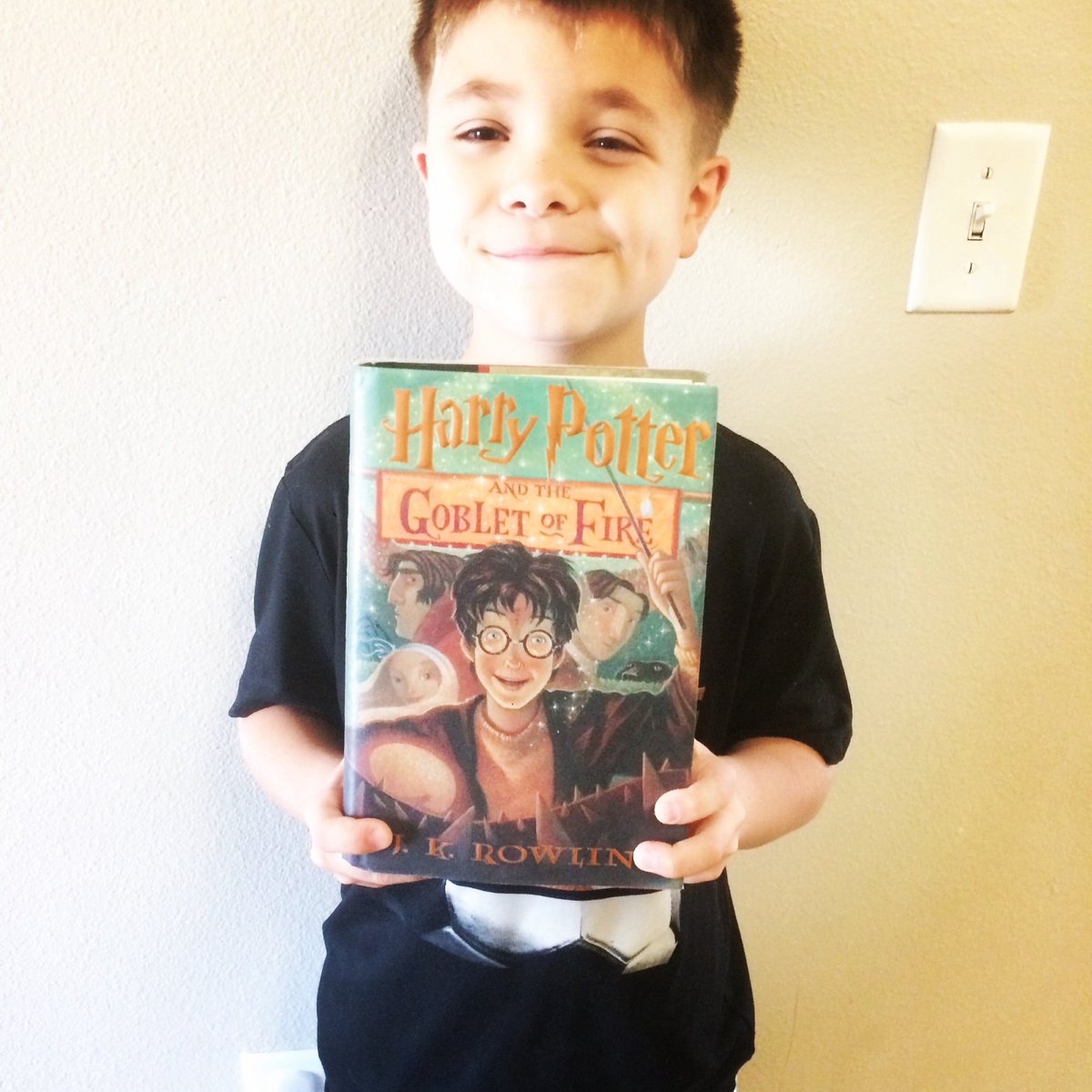 ItsJustHowWeAr1's tweet photo. #GobletOfFire came in. It’s on. #HarryPotter #PotterHead #HP https://t.co/Cyx8ThK7ZS
