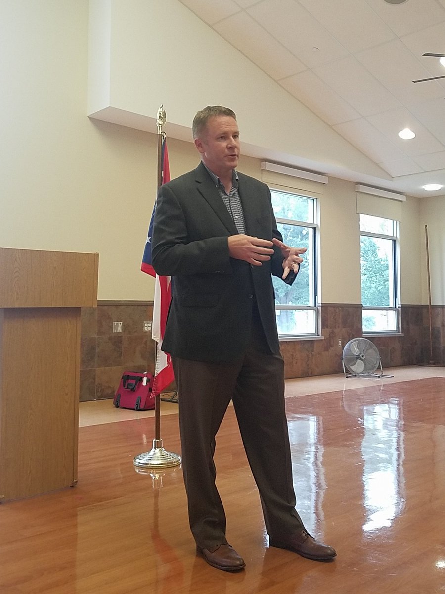 MJKing1's tweet photo. Congressman Warren Davidson speaking at Middletown Area Republican Club https://t.co/yV8SHSVCI8
