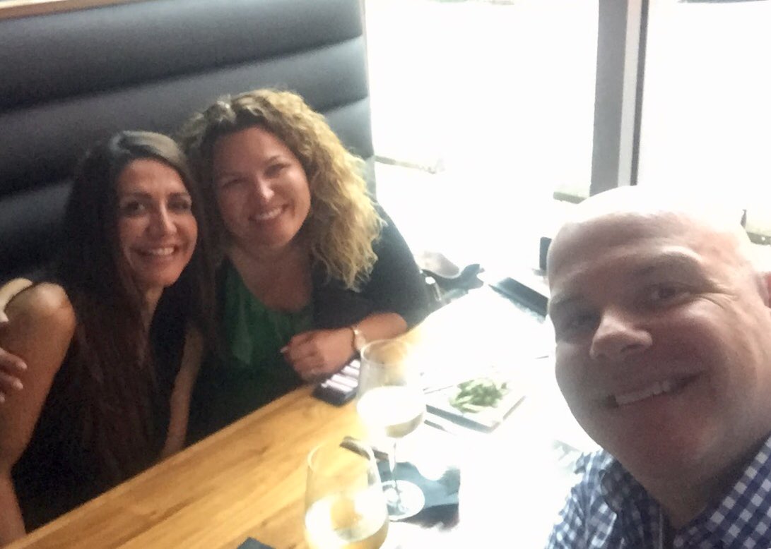mariflor_di's tweet photo. #InternationalFriendshipDay

Love my @Ceridian team! #bigkahunas #sushiwithfriends https://t.co/9SCCvjFK5E