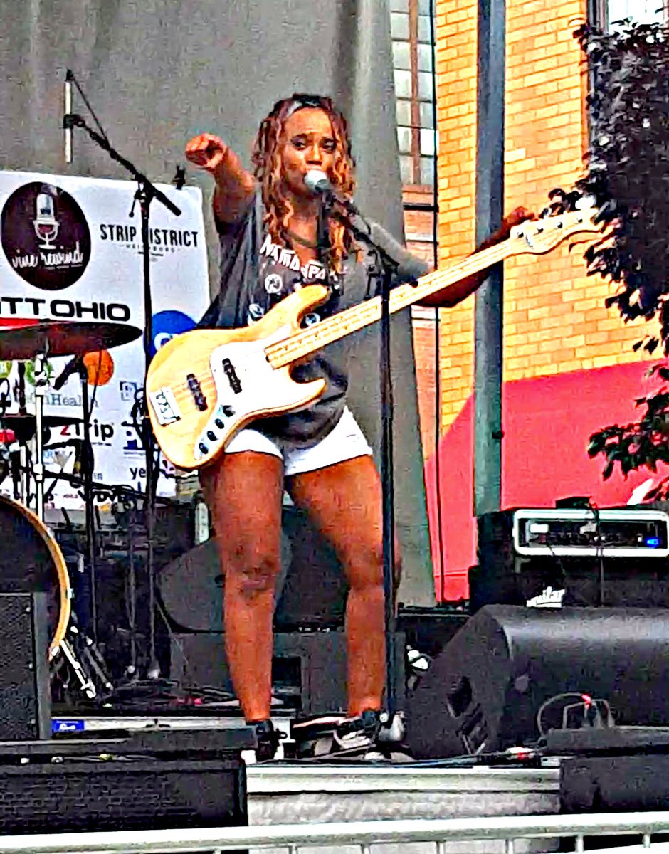 LC_1010 (@lclc1010) on Twitter photo Great to see <a href="/diviroxx/">Divinity Roxx</a> 🎸
& her band <a href="/PGHWinery/">Pittsburgh Winery</a> #VineRewind Festival in #Pittsburgh yesterday!
Nice to meet <a href="/ritathegr8t/">Rita Haywood</a> as well! @SheRocksPlanet
#Impossible #WomenWhoRock Great to see <a href="/diviroxx/">Divinity Roxx</a> 🎸
& her band <a href="/PGHWinery/">Pittsburgh Winery</a> #VineRewind Festival in #Pittsburgh yesterday!
Nice to meet <a href="/ritathegr8t/">Rita Haywood</a> as well! @SheRocksPlanet
#Impossible #WomenWhoRock