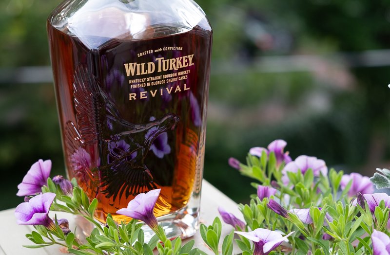Our look at the new <a href="/WildTurkey/">Wild Turkey</a> Master's Keep Revival (Oloroso Sherry-finished Bourbon) - drinkinsider.com/2018/07/wild-t…