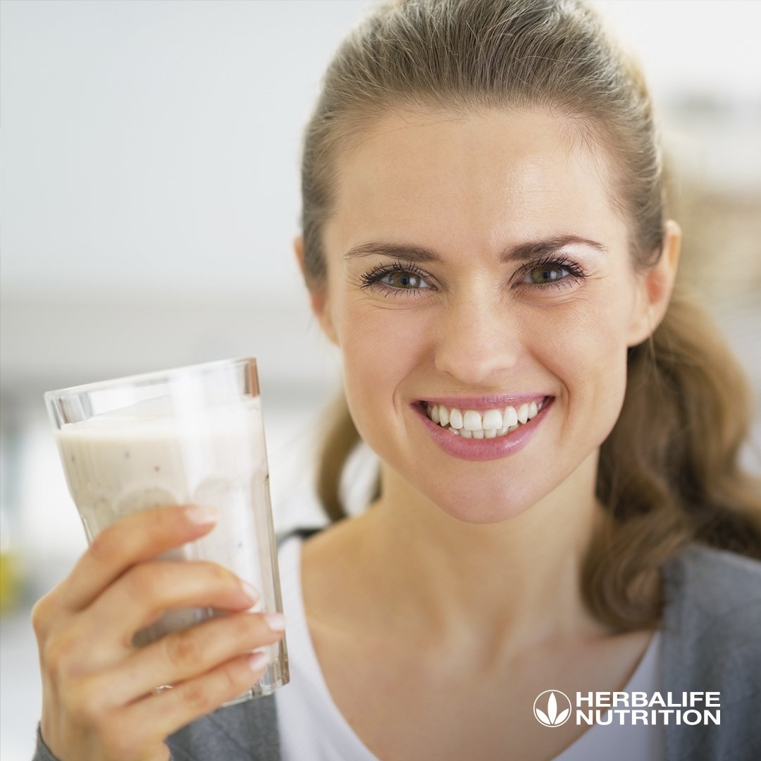 HerbalifeBR's tweet photo. Queremos um mundo mais saudável, por isso fornecemos produtos com os nutrientes que o seu corpo precisa para encarar os desafios diários. Veja informações sobre os produtos Herbalife Nutrition e dicas sobre bem-estar no #CatalogodeProdutos. Peça já ao seu Consultor Independente! https://t.co/cV9gnJ6922