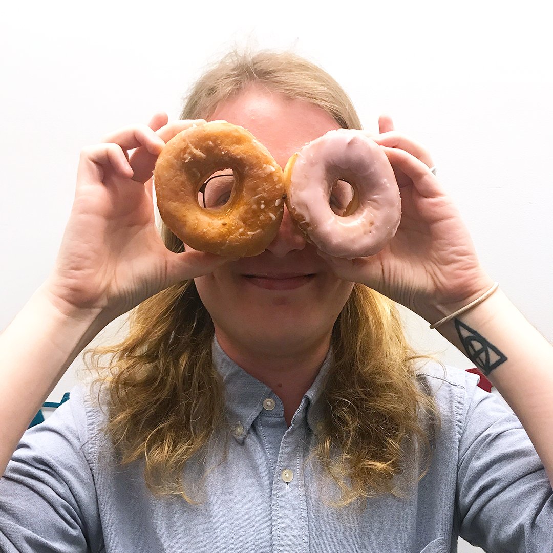 doceromarketing's tweet photo. Happy Birthday to our SEO Specialist, Jared. If you want to know how to optimize Jared's birthday, the keywords to try are: cheesecake, burger, or margarita! You can also just send him some birthday love below 🎁���.
#weloveouremployees  #peoplepeople #birthday https://t.co/3niHRa2G8K