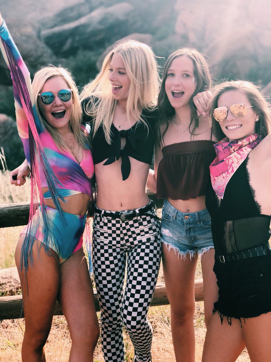 WeberJaycee's tweet photo. happy 18th ave tizzy!!!!! love u forever and always, i hope you have the best day  🦋🌙💕 https://t.co/6Y12OvW9O3