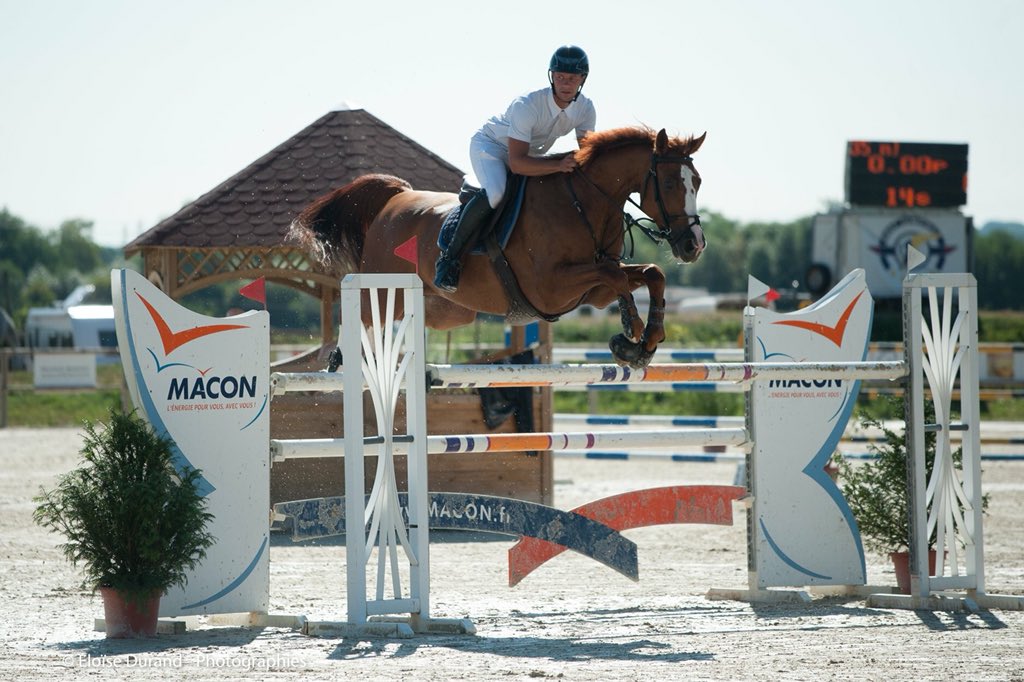 Team_Fontanelle's tweet photo. Quelques souvenirs de Mâcon Chaintré, où tous mes chevaux ont très bien sauté 😍 https://t.co/Xnpq3w5Got