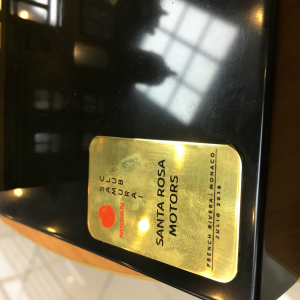 Santa Rosa Motors recibió reconocimiento como uno de los mejores importadores Nissan revistauy.wordpress.com/2018/07/30/san…