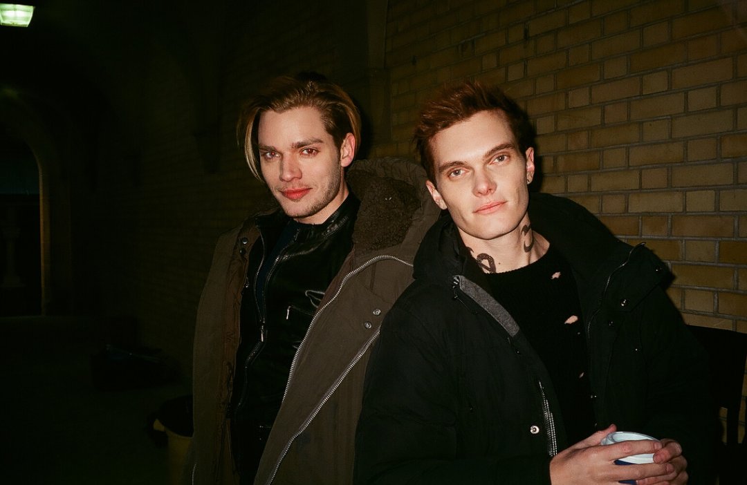 If you ever wonder how real life angels look like ; <a href="/DomSherwood1/">DOM SHERWOOD</a> <a href="/LukeBaines/">Luke Baines</a> ❤

#saveshadowhunters #NotOurLastHunt