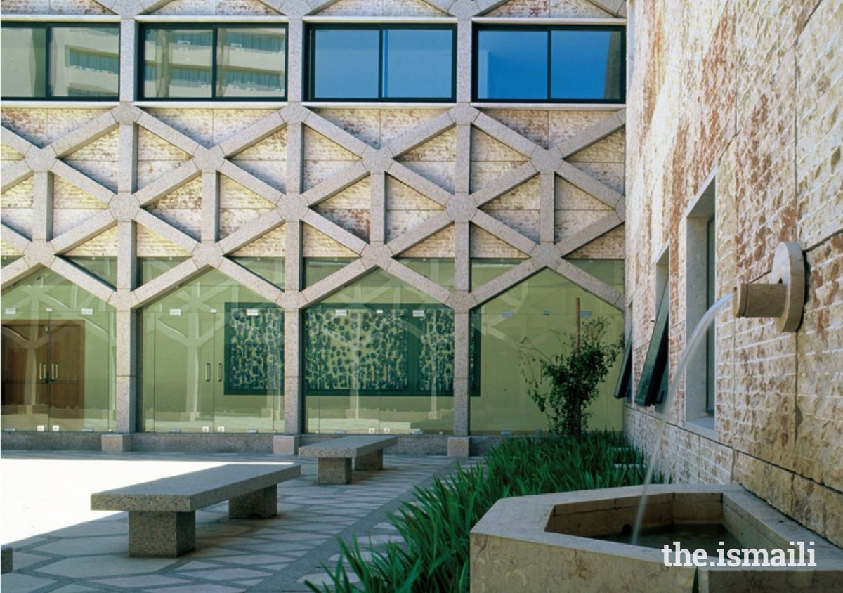 TheIsmaili's tweet photo. Article: The Ismaili Centre Lisbon celebrates 20 years during Diamond Jubilee Celebration. Read more: https://t.co/etVV9T9ulq #DiamondJubilee #AgaKhan #Ismaili #OneJamat #DJCelebration #Lisboa2018 https://t.co/hA38uhcV1q