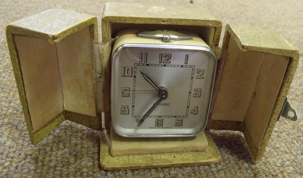 TimeForGeorge's tweet image. In the 1920s, long before the days of mobiles, travel alarms were the sought after item. This one is made in France and is removable from its case. Help us to continue educating people about real time by donating to our crowdfunding campaign at crowdfunder.co.uk/timeforgeorge
