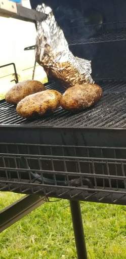 Scangirlone's tweet photo. Threw my first #RedWhiteAndBarbecue bash! #SecretSauce #MyMagazineSharing  #FreeSamp https://t.co/bi9CWsj6BR https://t.co/xmAofbtiwV