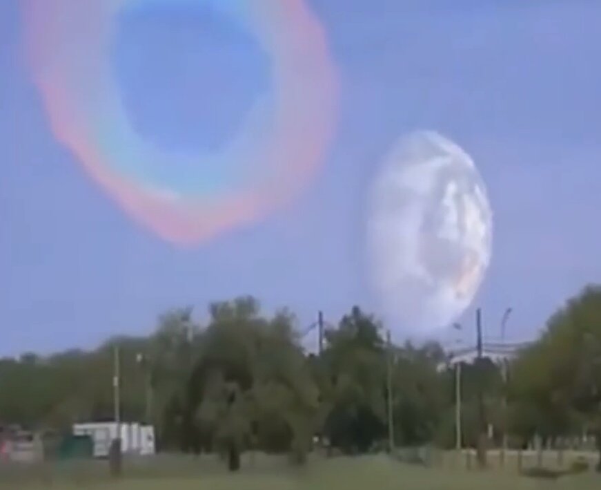 El domingo soñé que venía un planeta gigante que se veía más o menos así