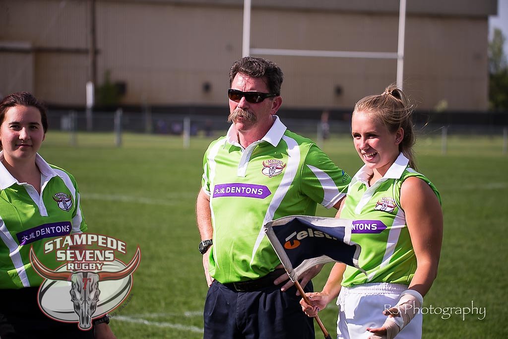 StampedeSevens's tweet photo. The supporting group we thank today is the @CalgaryRugbyRef and supporting officials from outside Unions. Thank you to #yyc referee John Pearce for rounding up all the refs, and thanks to the refs for a great tournament.  You kept #Stampede7s, safe, fun and on time! #LoveRugby https://t.co/q0Mc0zkUoP