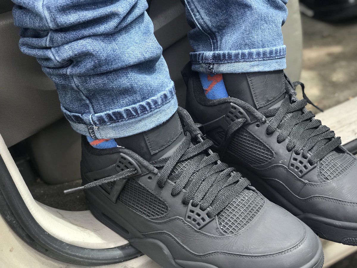 DontezAkram's tweet photo. Have No Limits. Here’s A Picture Of My Matte Black Jordan 4s🖤🙌🏽 If You Like It Drop A Retweet And Like Support The Dream #ShockTheWorld™️⚡️🌎 #CLEMade #WeUpNow https://t.co/co4i8dPZwV