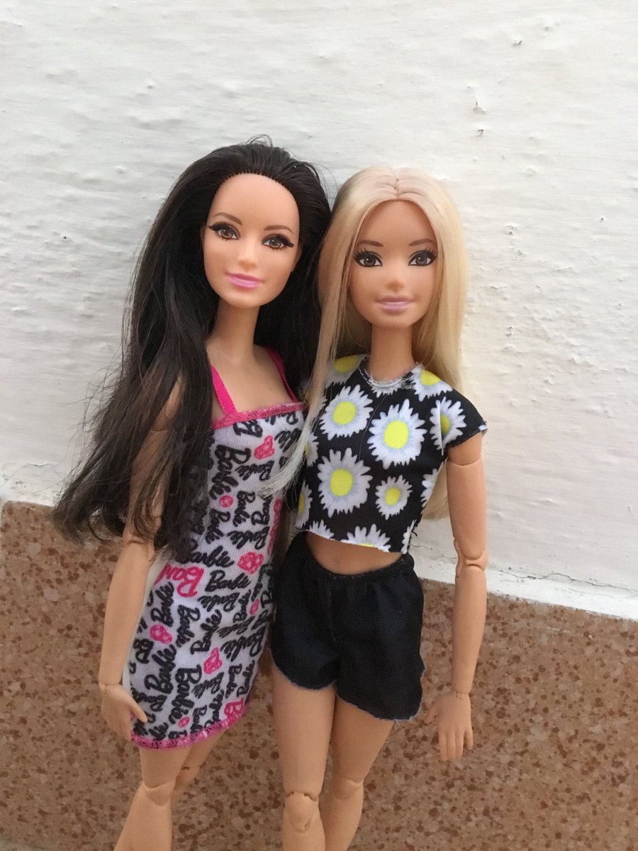 blondenroll's tweet photo. girly girls: the comeback 😂💘 https://t.co/qbzvO667Ru