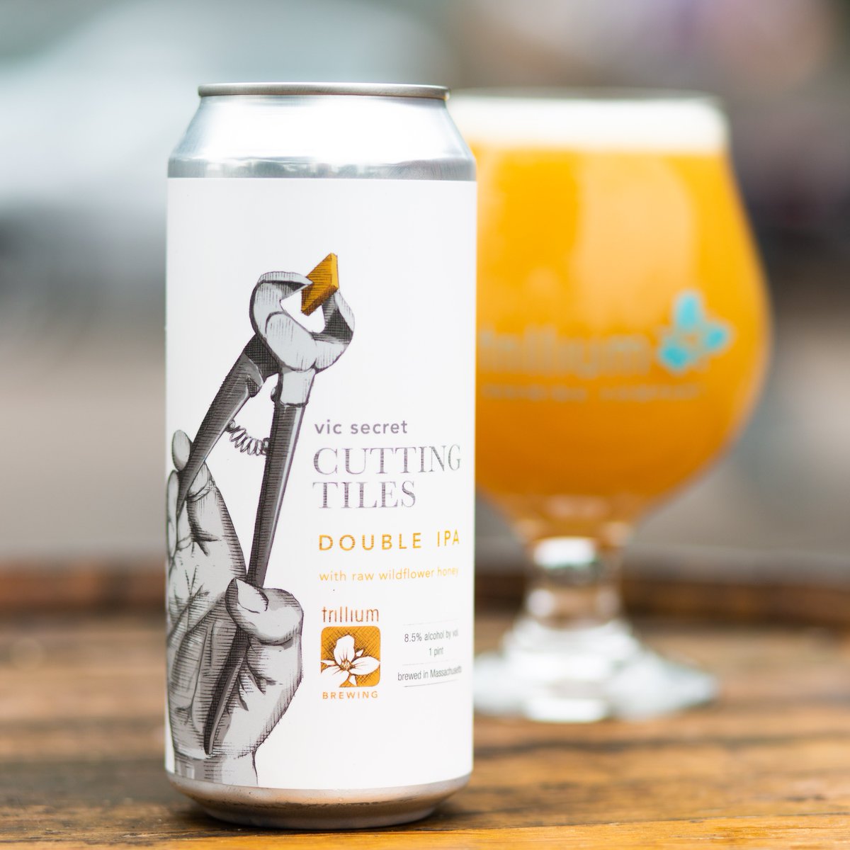trilliumbrewing's tweet image. Next up today, Cutting Tiles double IPA returns with a new featured hop! Vic Secret imparts notes of red grapefruit and pineapple to pair with the raw wildflower honey we use in the brewing process. Available now in Canton, tomorrow in Boston - limit 1 case pp, $22.20 per 4/pk.