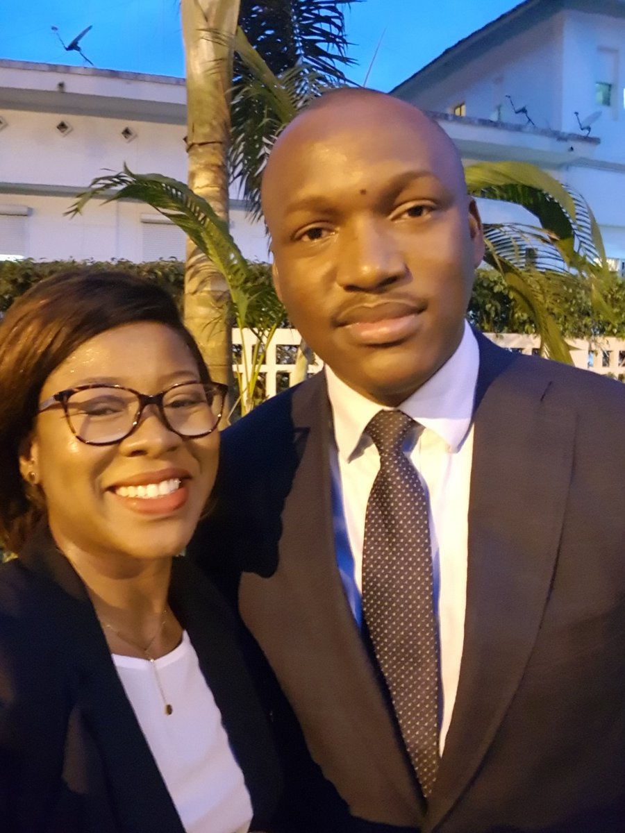 plumedigitale's tweet photo. J'ai quand même pu faire passer l' #epreuve_selfie au ministre de la Jeunesse 😅😅😅 qui d'ailleurs n'a pas hésité une seconde. @CIEofficiel #HackathonCIE2018 @ksyDaily https://t.co/xtd65pxKQj