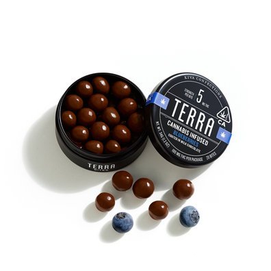SolfulCA's tweet image. We can't brag enough about how much we love the @KivaConfections Terra chocolate covered blueberries and espresso beans. They're one of our favorite snacks and are a delicious way to microdose cannabis.