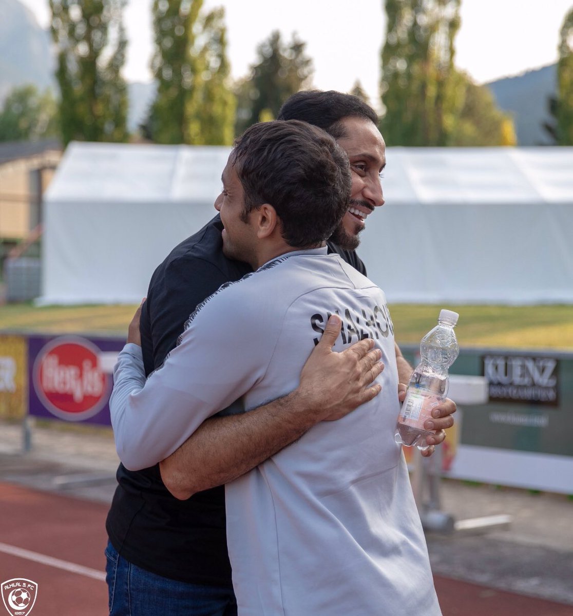 عقبال ما أشوف هالحضن بمناسبة الفوز ببطولات الموسم يااارب💙💙🙏