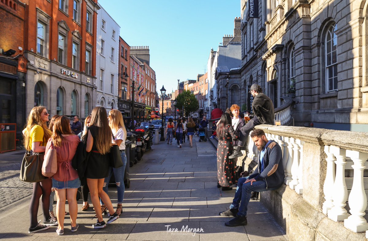 South William Street Scene #2018 
#SummerinDublin 

@PhotosOfDublin @OldeEire @OldDublinTown @VisitDublin @DublinTown @igersdublin @barrabest @WeatherCee @ireland @DiscoverIreland @TourismIreland