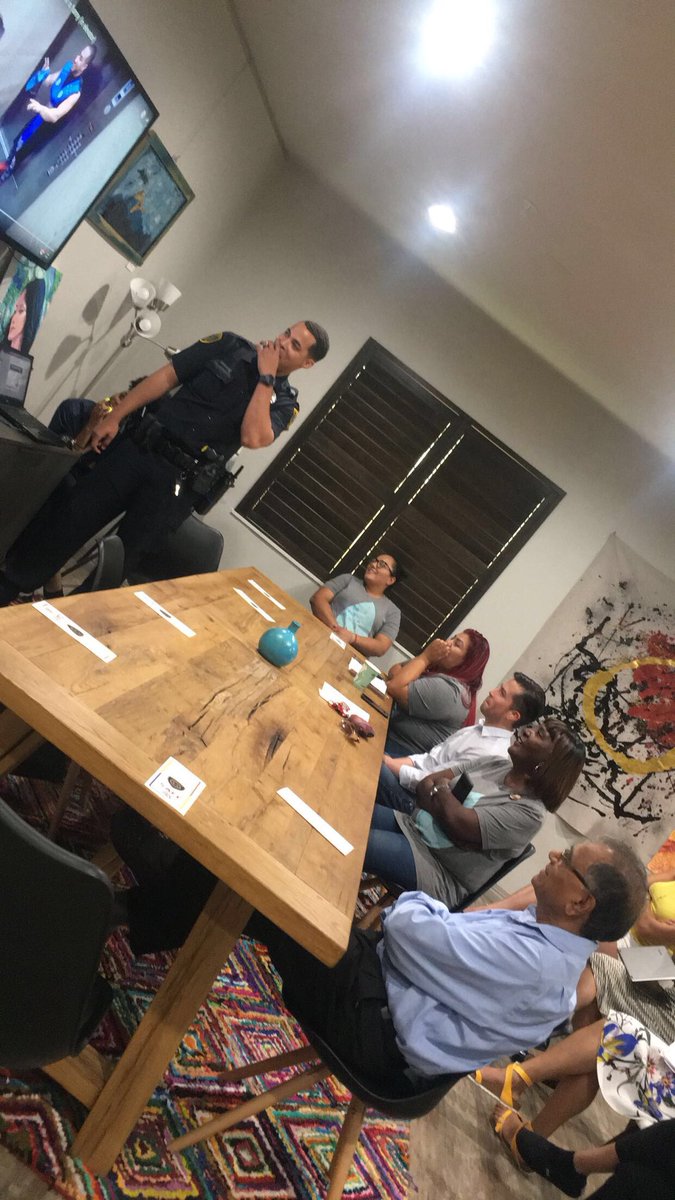 Mr_Officer713's tweet image. Thank you again to @hotelylem for allowing us to come in and speak to the staff and the surrounding area management about #personalsafety and #robberyprevention this afternoon. @houstonpolice  #houston #hotel #publicsafety #publicspeaking #publicaffairs #cops #powerpoint #speaker